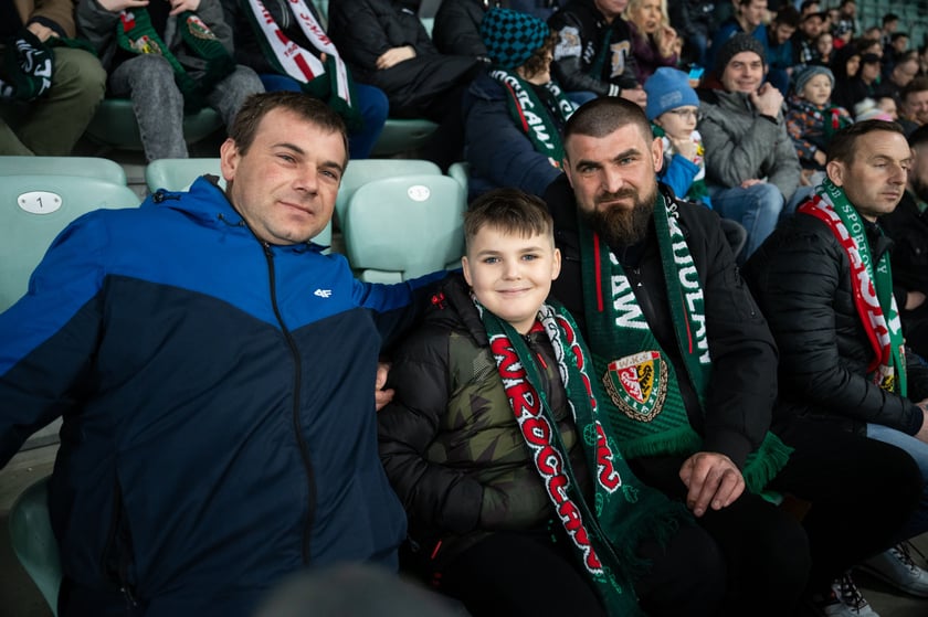 Kibice na meczu Śląska z Widzewem (2 marca 2024) na Tarczyński Arenie